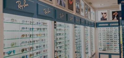 De sunglass man hero